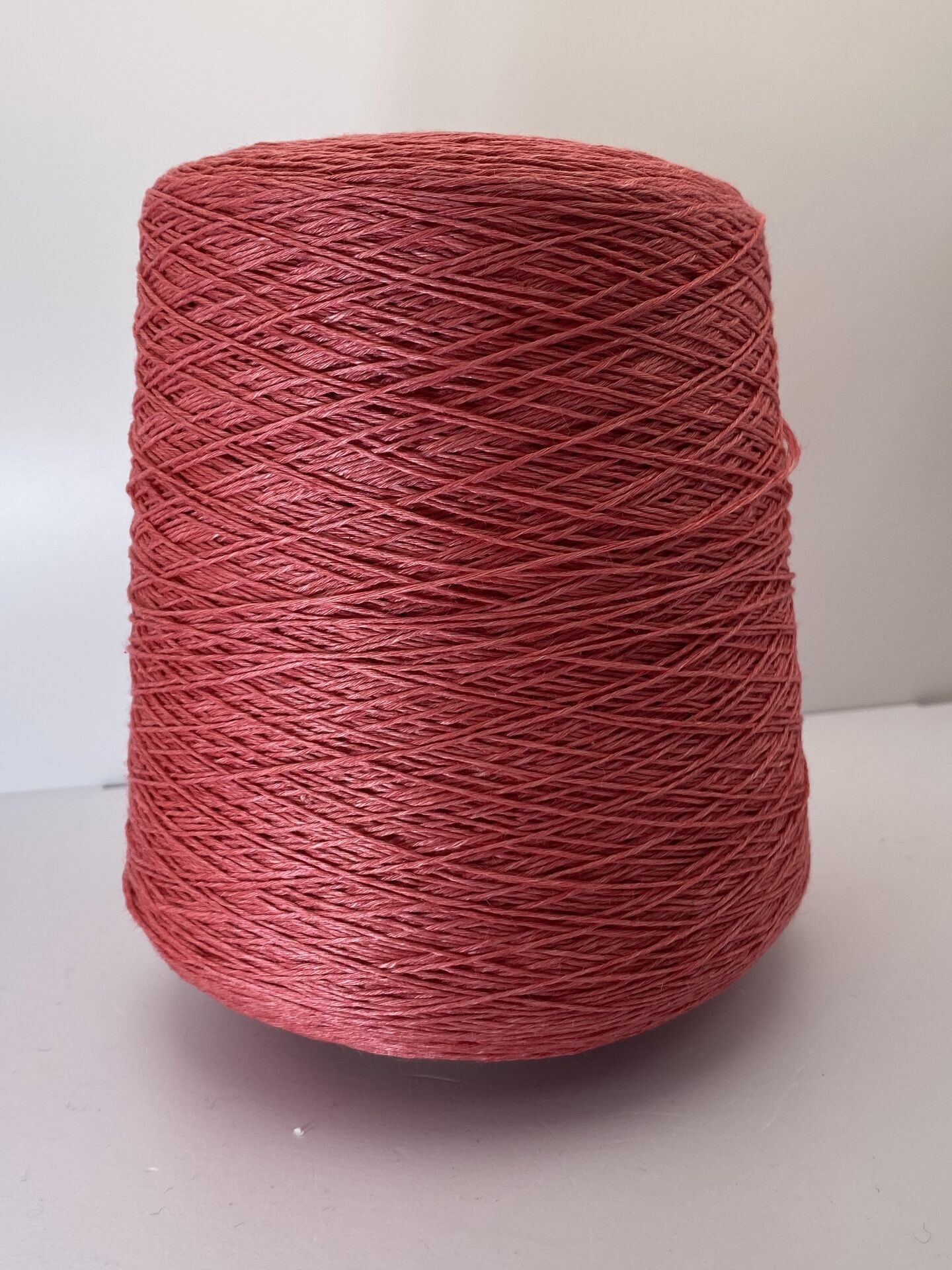 Бобинная пряжа лён 100% (17) пыльно-красный — изображение 5